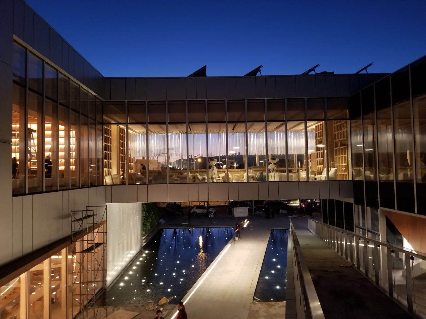 氧化鋁單板有什么特點(diǎn)？