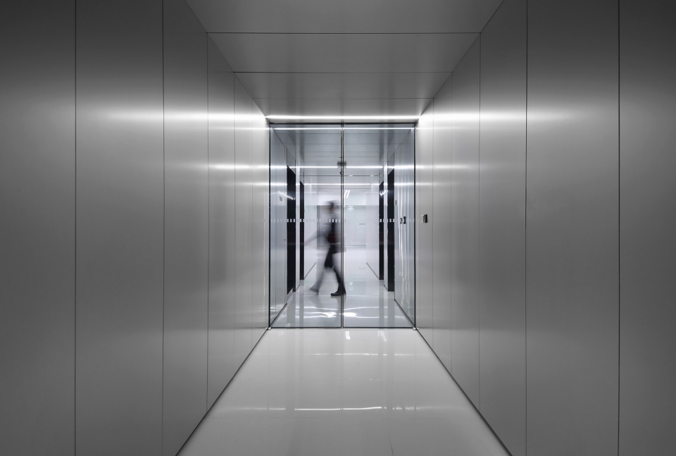 鈦銀鋁板您身邊的建筑裝飾能手