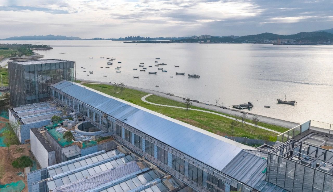 亮面氧化鋁也可以運(yùn)用在墻面裝飾中